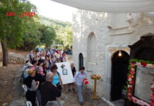 Μεταφορά εικόνας και εσπερινός στην Αγία Τριάδα (2015)